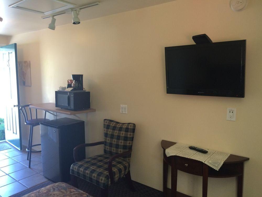 Johnny'S Motel แกรนด์ฟอร์คส์ ภายนอก รูปภาพ