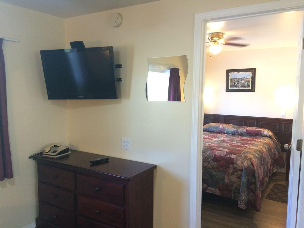 Johnny'S Motel แกรนด์ฟอร์คส์ ภายนอก รูปภาพ