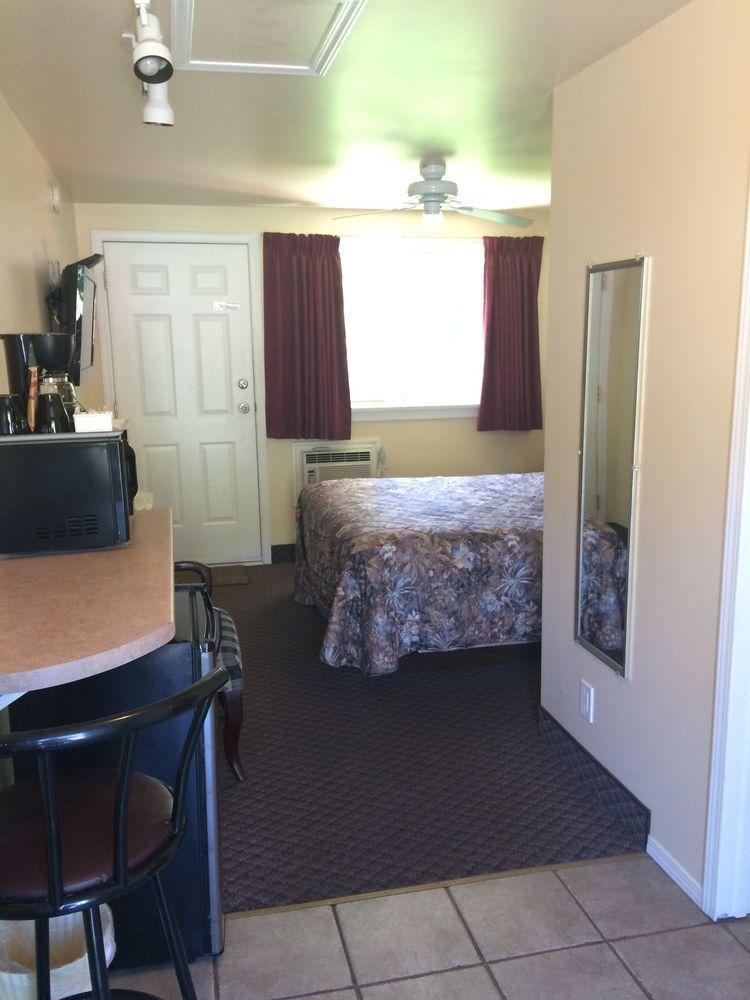 Johnny'S Motel แกรนด์ฟอร์คส์ ภายนอก รูปภาพ